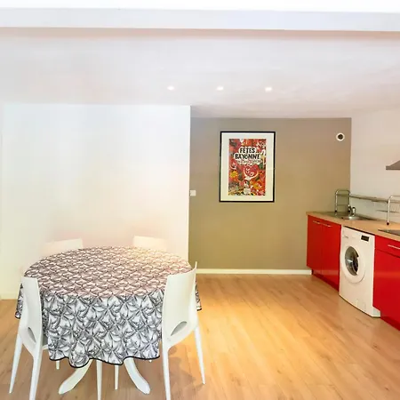 Dans Maison