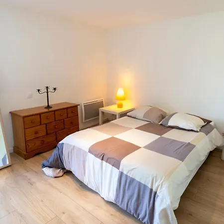 Dans Maison Appartement *