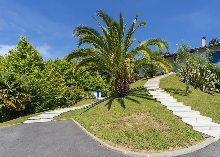 Dans Maison * Urcuit